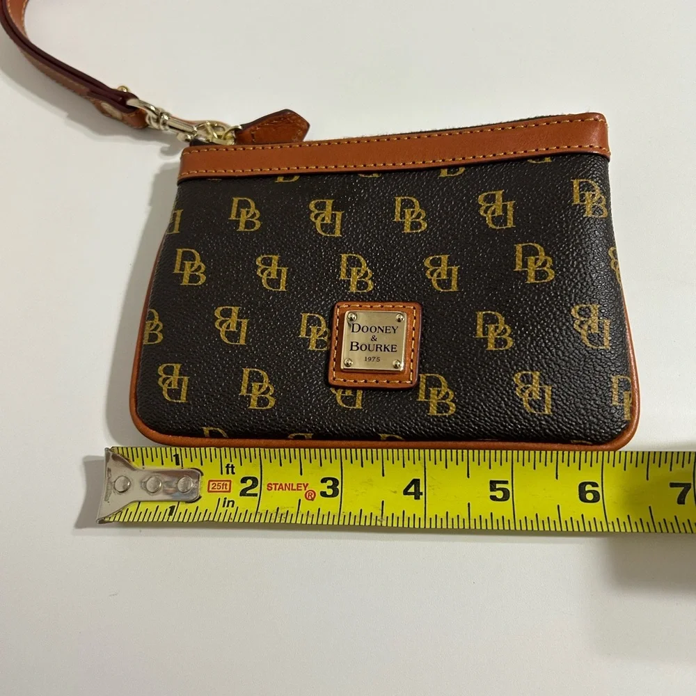 Dooney & Burke Wristlet‎ Coin Purse